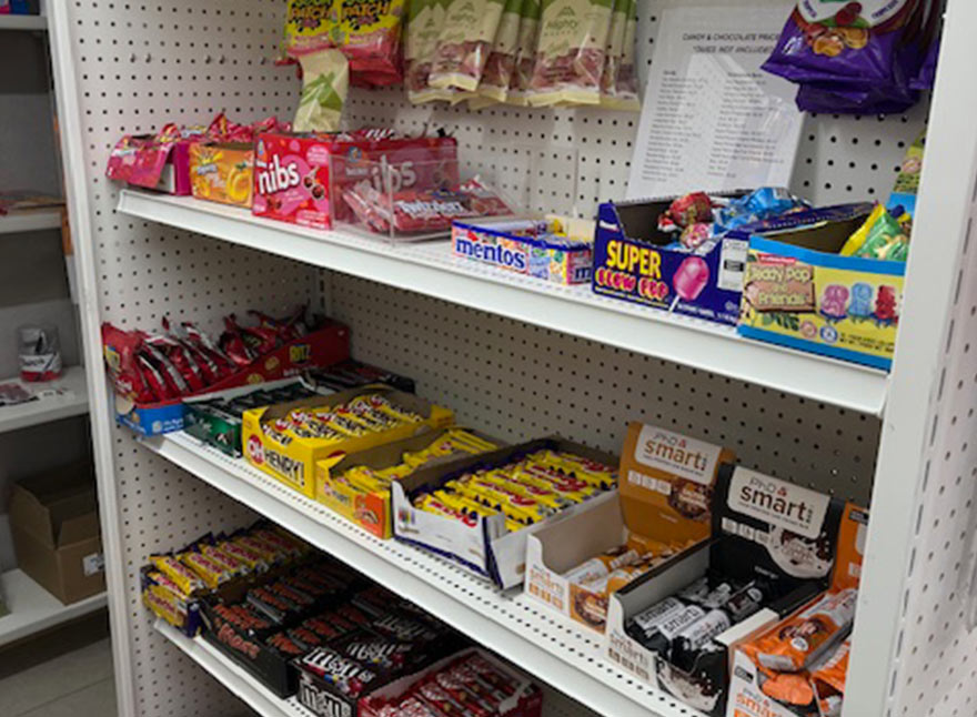 Lobby Store 4